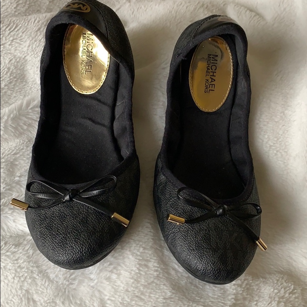 Michael Kors Black flats with accent bow